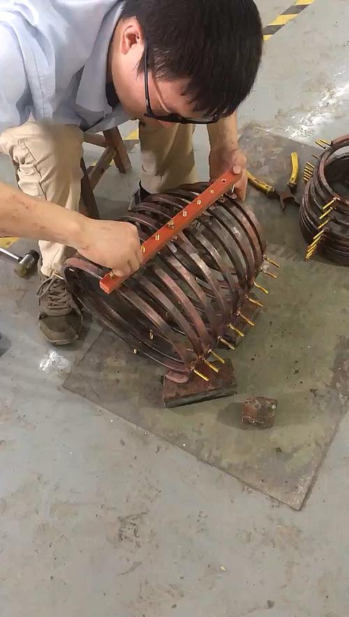 中频熔炼炉感应线圈焊接细节