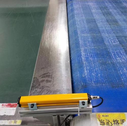 冲压车间安全光栅安装实物图