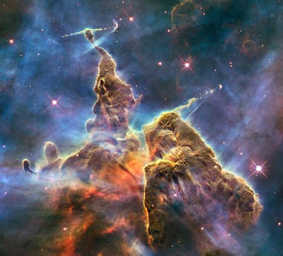 天文望远镜下的星空中璀璨星座图案