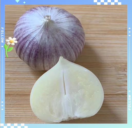 切开的蒜瓣特写,释放大蒜素的瞬间