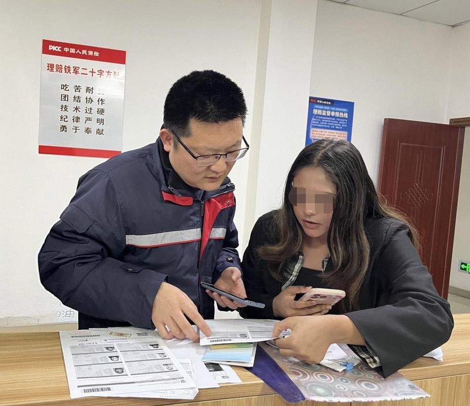 留学合同纠纷退款谈判现场