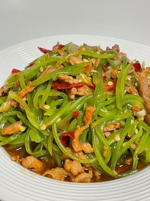 嫩滑炒肉丝成品特写