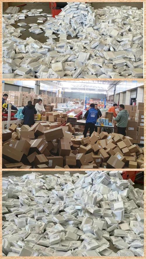 电商平台用户收到堆积包月订阅包裹的实拍图