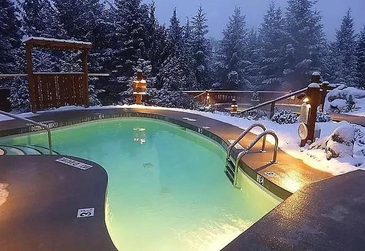 加拿大惠斯勒滑雪度假村木屋温泉