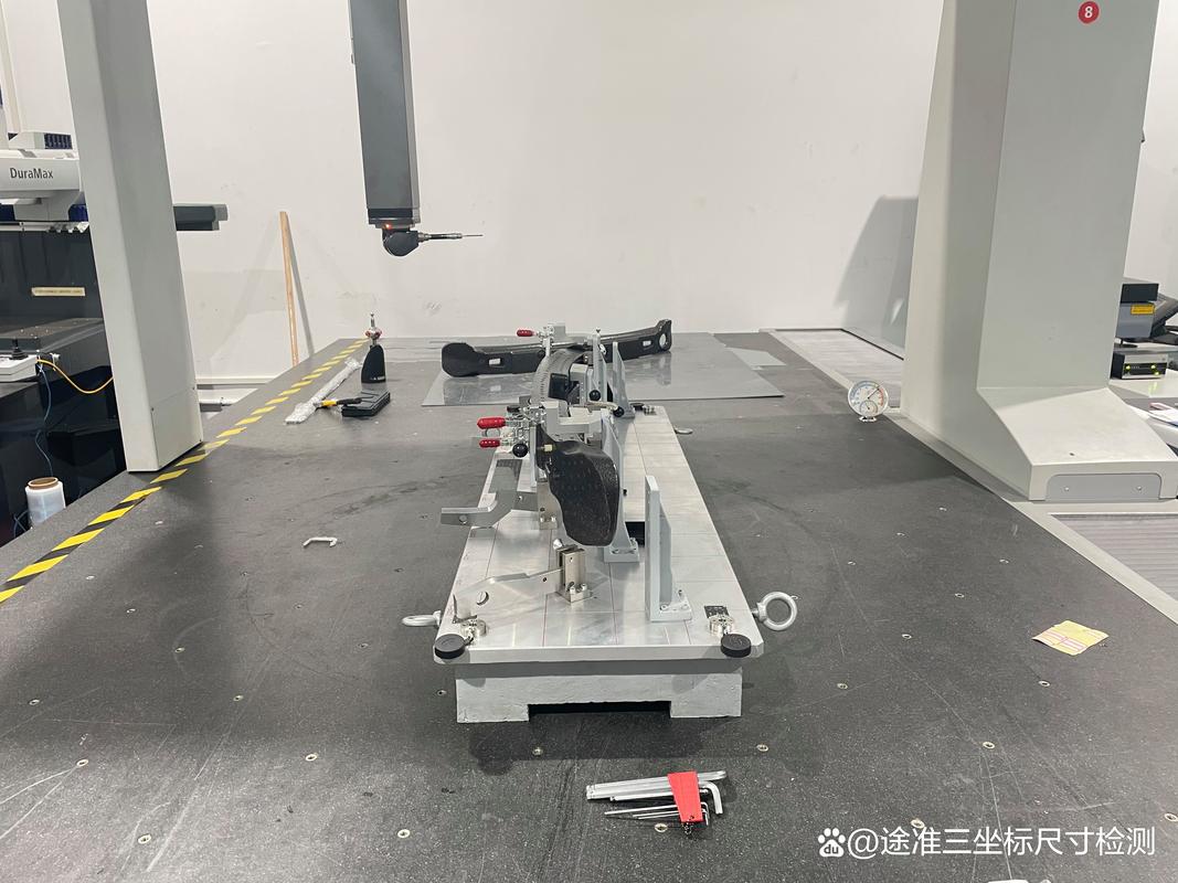 三坐标测量铝合金零件尺寸公差现场