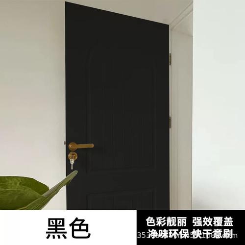 精装房白色原木门刷黑色木器漆实景