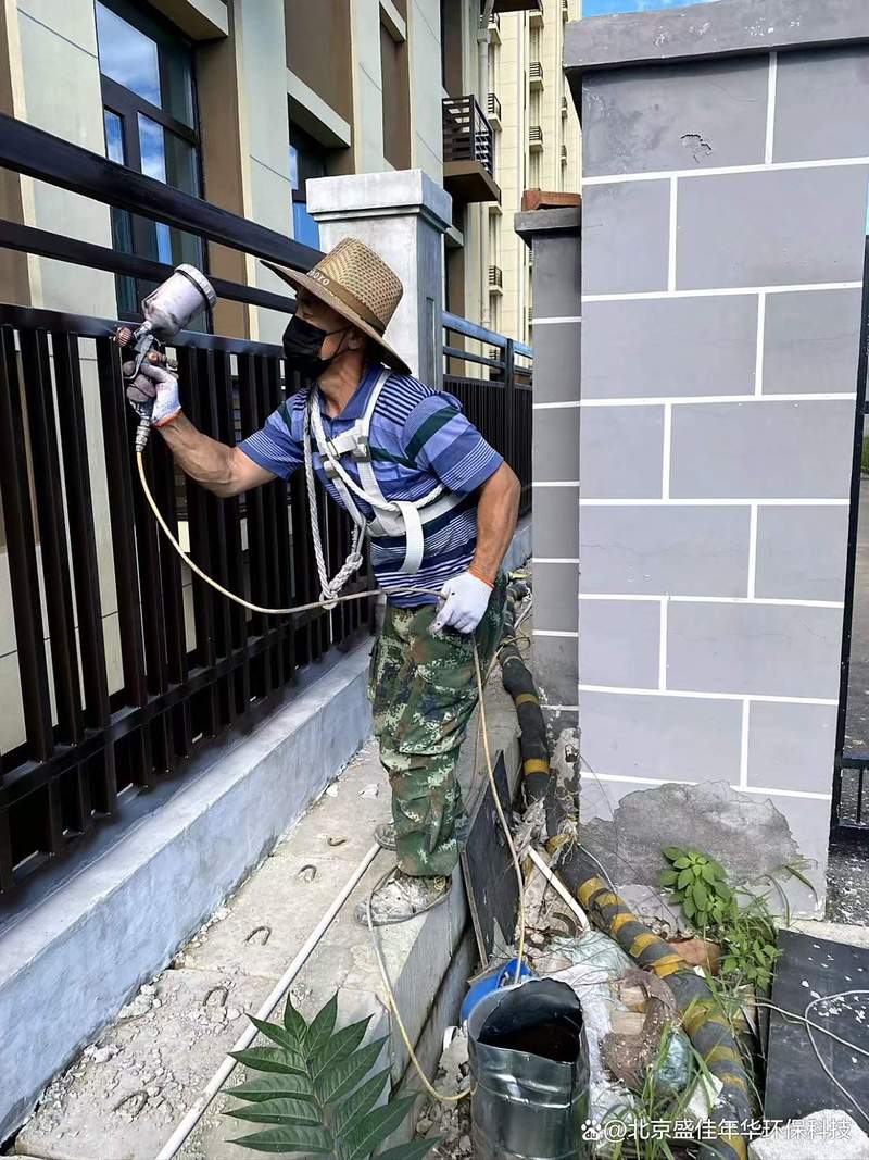 户外五金护栏静电喷涂作业现场