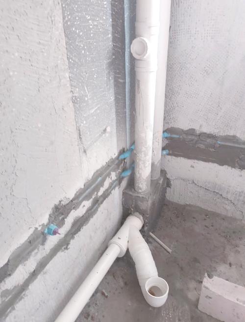 家装卫生间下水管道防护施工实拍