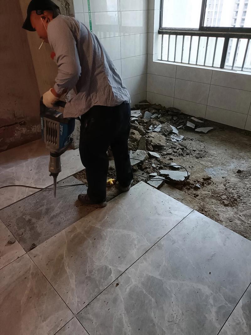 仿古砖施工和易积灰的缝隙清理实景图