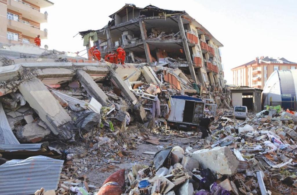 农村自建房地震倒塌现场实拍