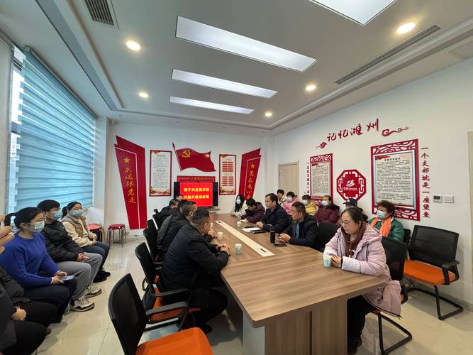 律师团队社区普法讲解房产继承政策场景