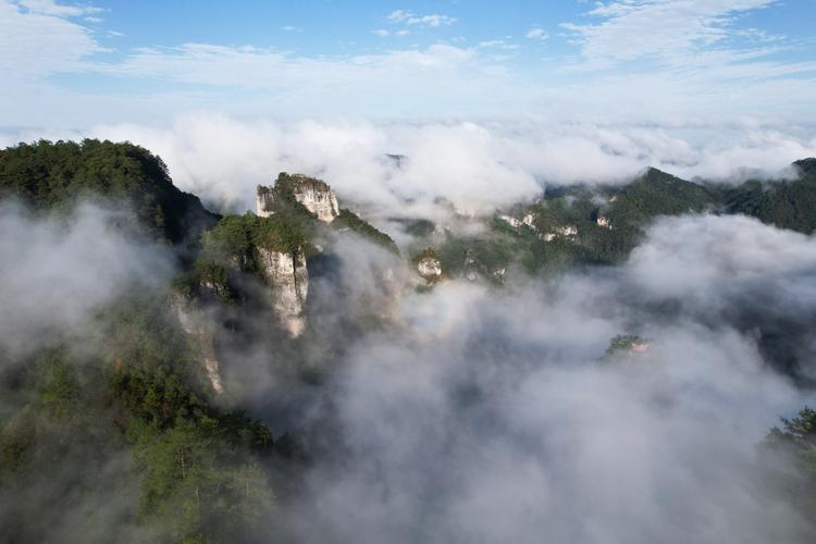 南漳云台山山顶观景台云海景观