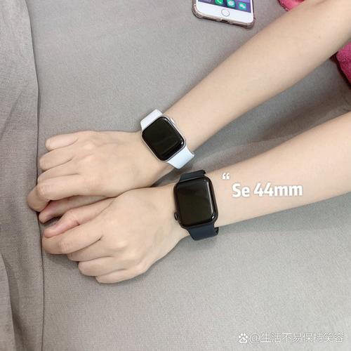 不同尺寸智能手表佩戴效果对比图