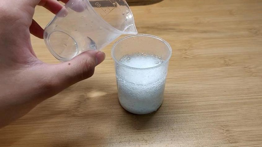 小苏打白醋浸泡保温容器内胆现场