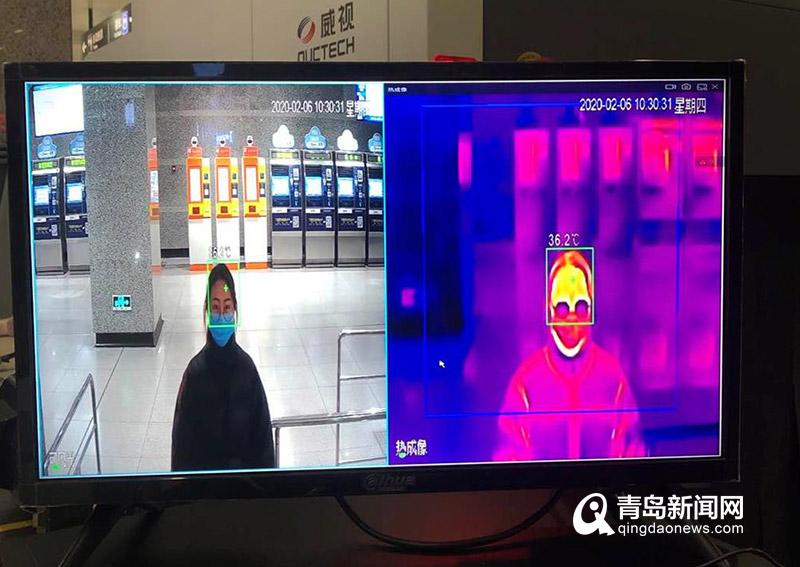 城市地铁站自动红外测温传感器实拍图