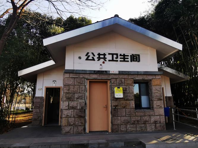 现在的公共空间,早就不是我们小时候的样子了