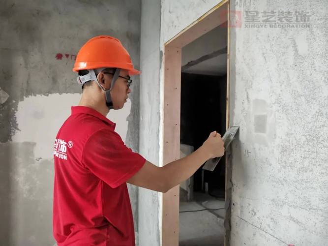 家装复合门安装门洞找平施工现场