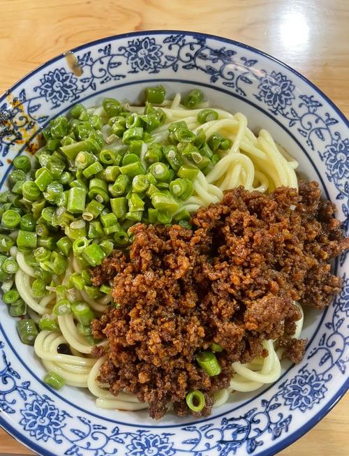 成都苍蝇馆子素椒杂酱面