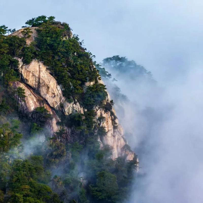 湖北南漳荆山泰山秋日云海