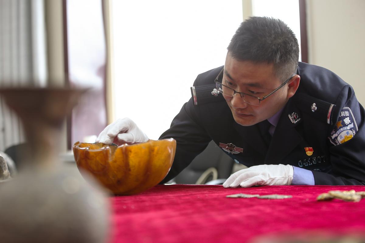 盗掘古文化遗址古墓葬罪案件律师查阅刑事卷宗材料现场