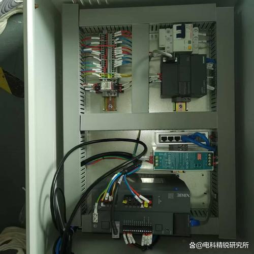 工业控制柜内Modbus RTU通讯接线端子实拍图