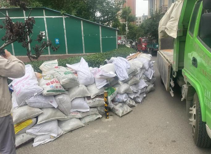 装修工地建筑垃圾集中堆放袋装