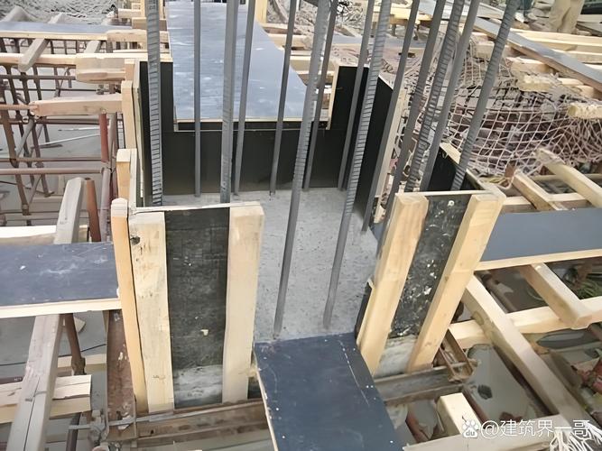 建筑模板支撑体系现场施工图