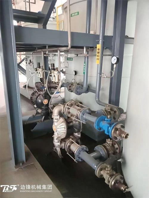 车间地面漏液的故障气动双隔膜泵实拍