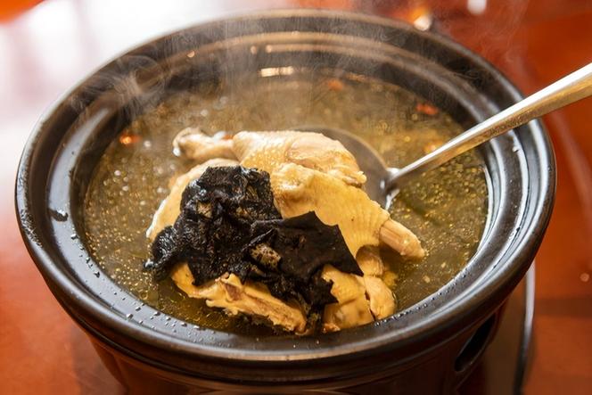 南漳普陀山农家院岩耳炖土鸡