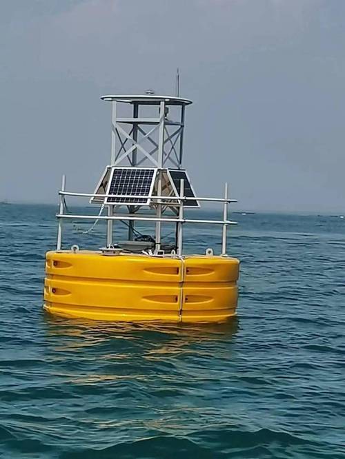 深海模块化养殖网箱监测浮标现场图