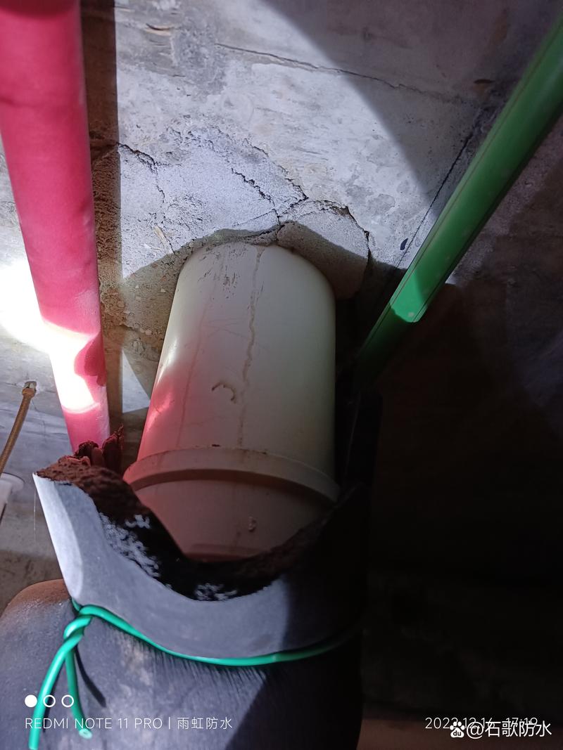 闭水试验水位标记与楼下检查