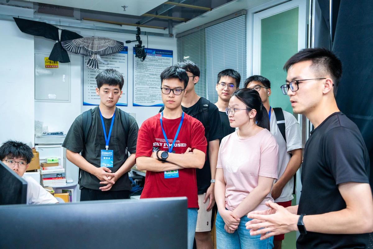 高校保研夏令营面试现场学生准备