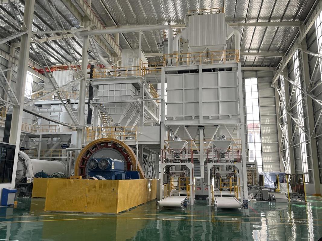 氧化铝纤维模块在石化炉内实际使用后表面粉化状态