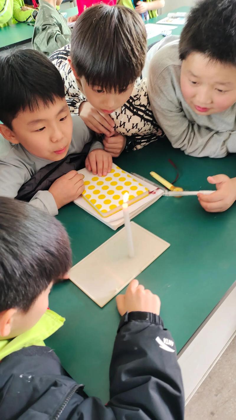 初中课堂燃烧三要素分组实验实拍