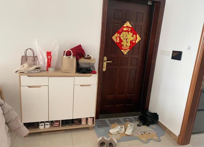 新手租房杂乱玄关实景