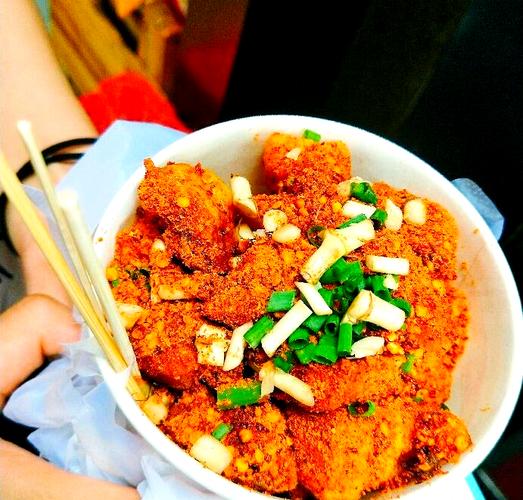 成都建设巷锅巴土豆排队