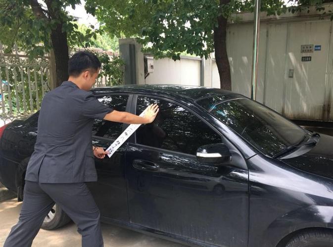 法院执行局法官查封被执行人车辆