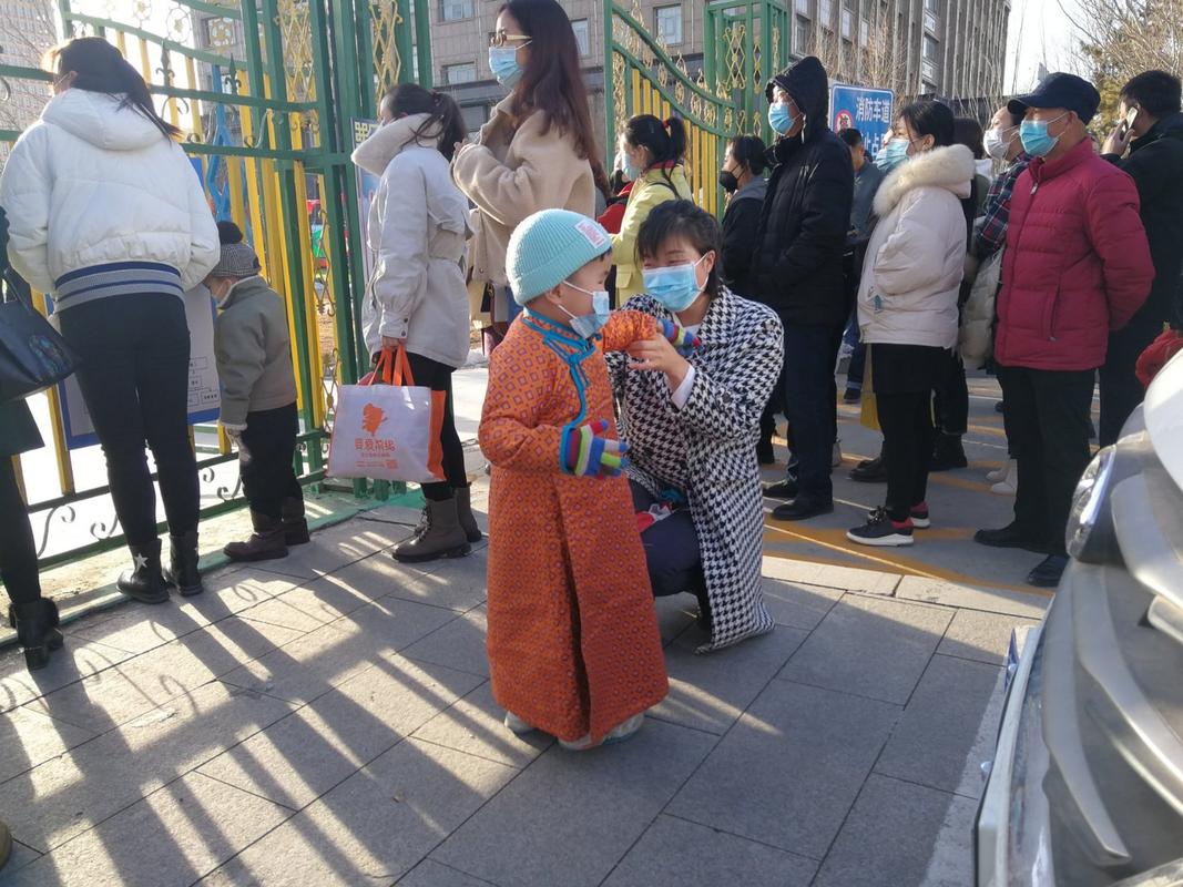 “越大越怕生”?被忽略的七岁退缩,正在悄悄影响娃-超级宝贝