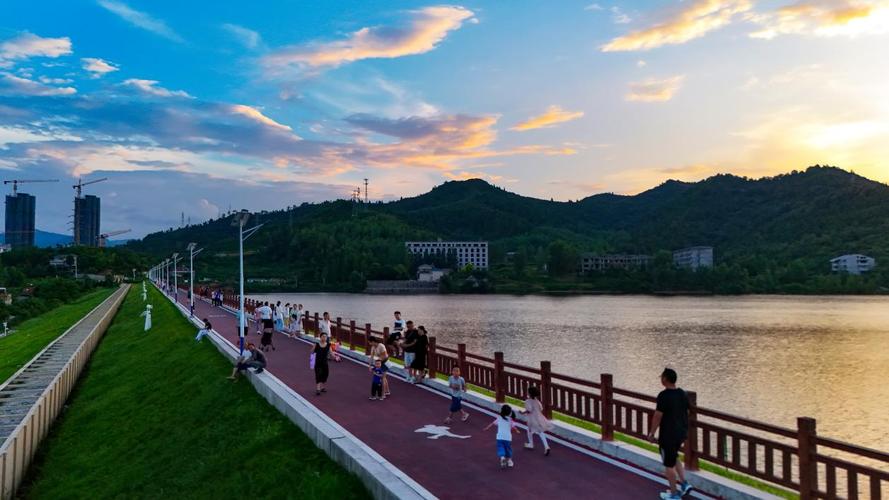 湖北南漳花庄水库老渡口石阶景观