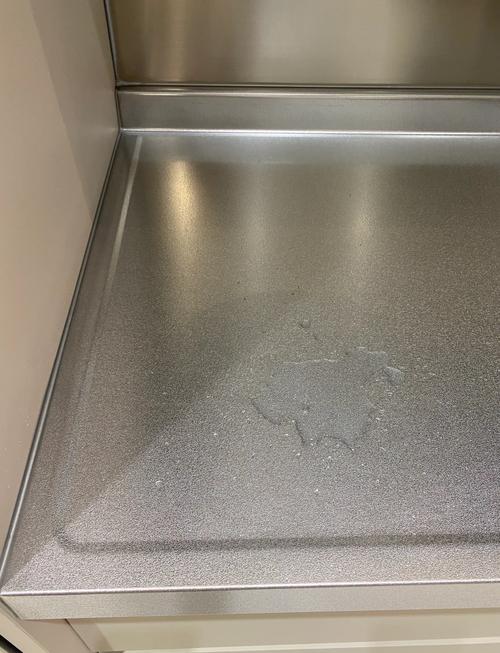 居家厨房台面油脂吸附膜微观示意图