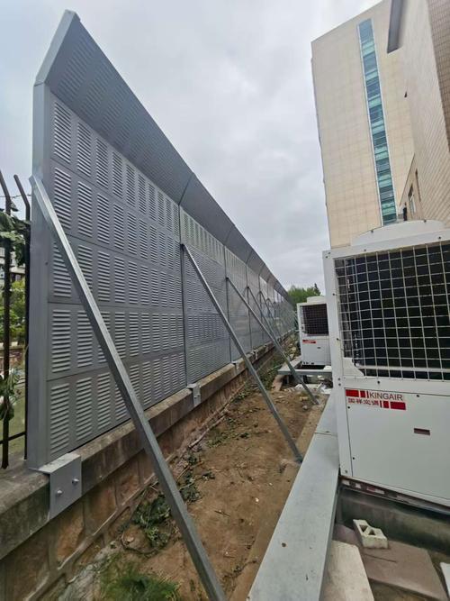 冲压设备半封闭隔音屏障安装实景图