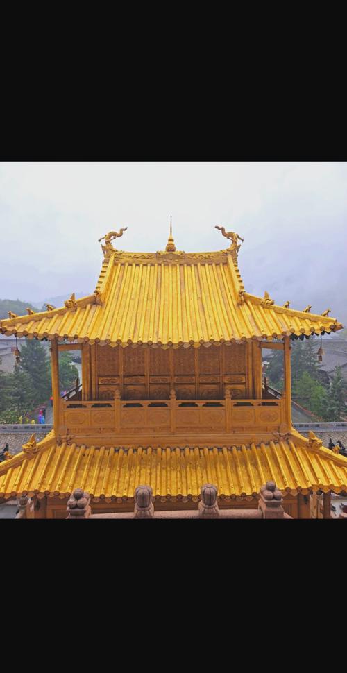 五台山显通寺明代铜殿檐角悬挂的铁马
