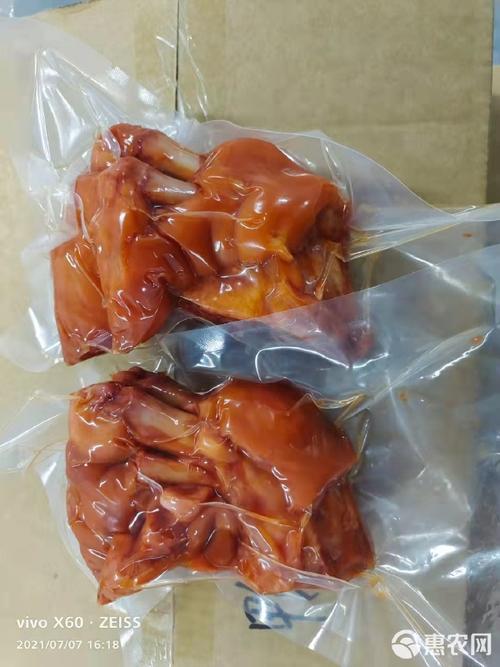食品车间漏袋的真空包装卤味产品实拍