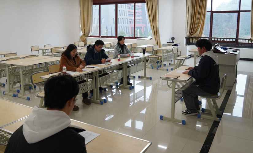 应届生模拟面试场景图