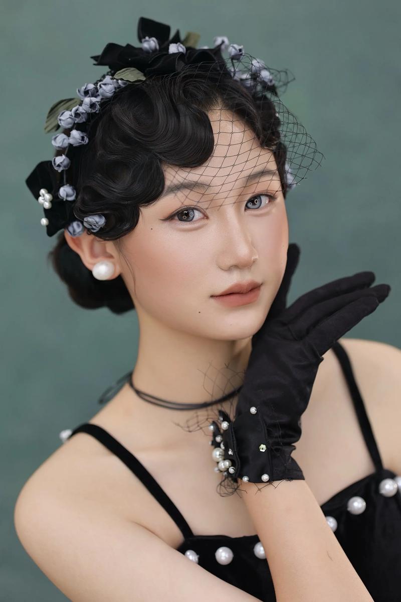 复古婚纱照手推波纹发型妆造细节