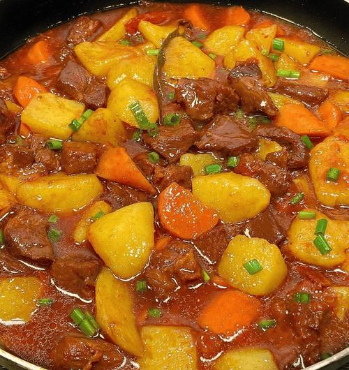 砂锅牛腩炖土豆胡萝卜成品家常菜