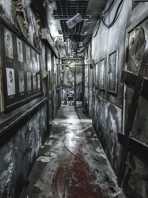 悬疑剧《谋杀回溯》阴森街景剧照