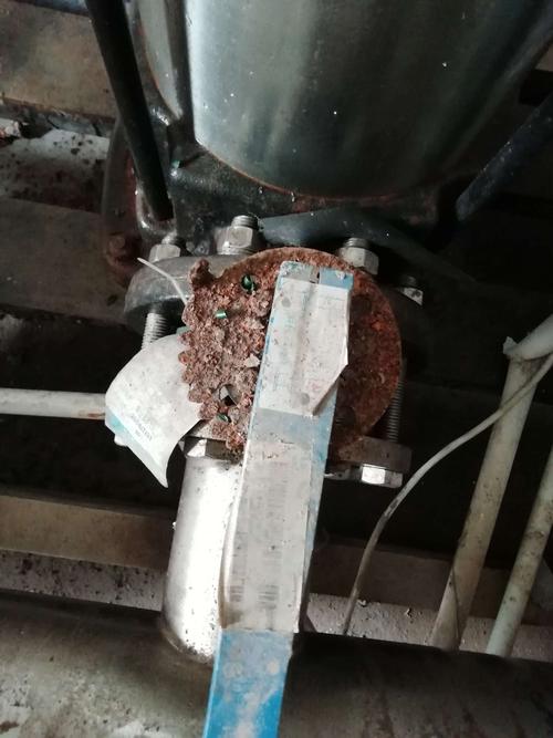 劣质蝶阀内部生锈腐蚀对比图