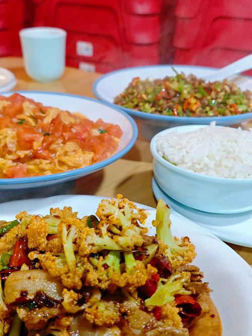 四、江湖菜的灵魂：那一碗米饭