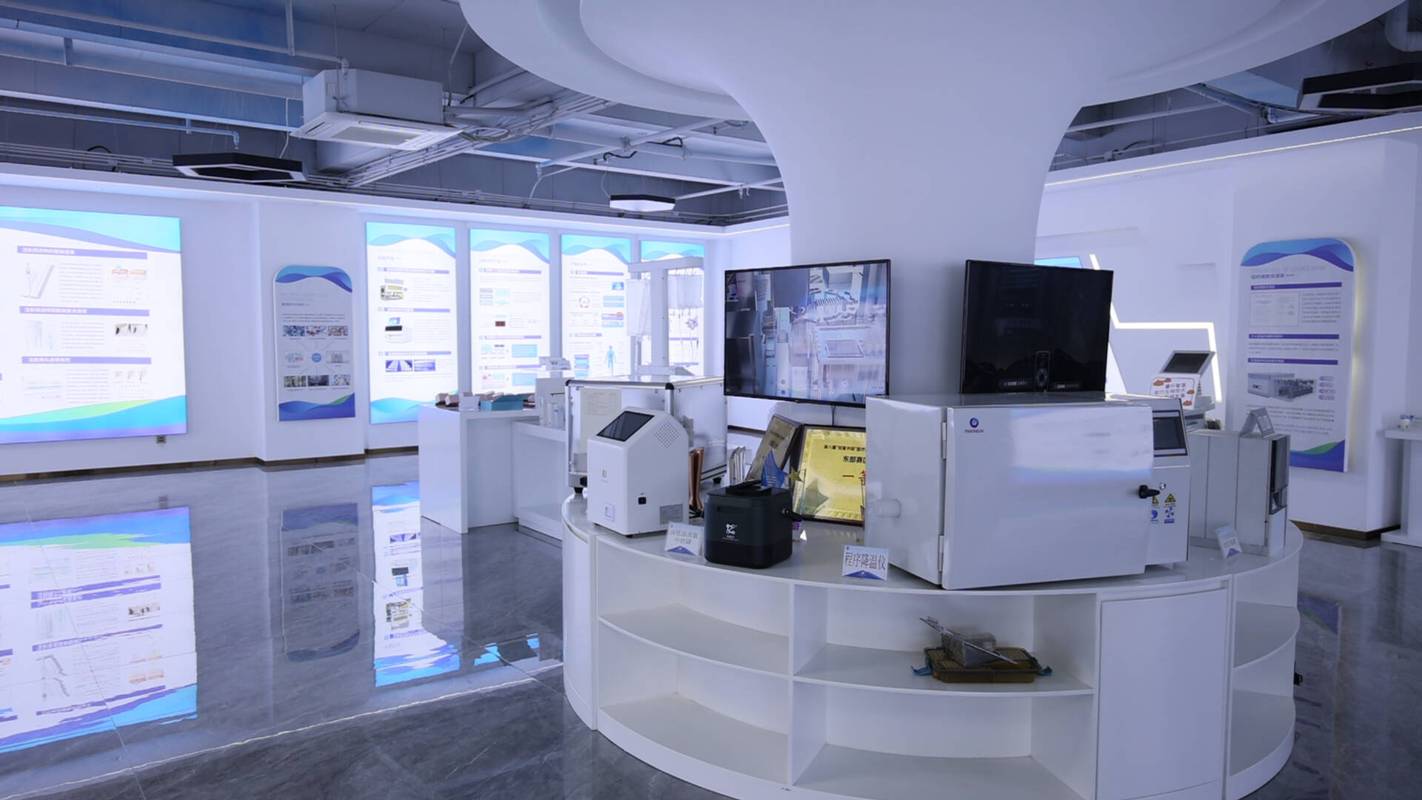 工业孵化器共享精密加工设备展示